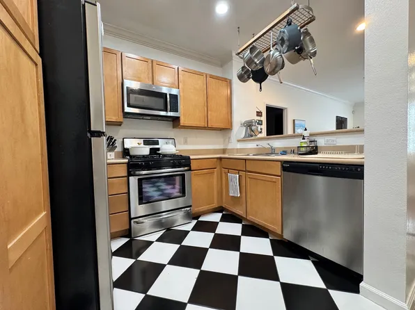 6400 Crescent Park E APT 104, Playa Vista, CA 90094
