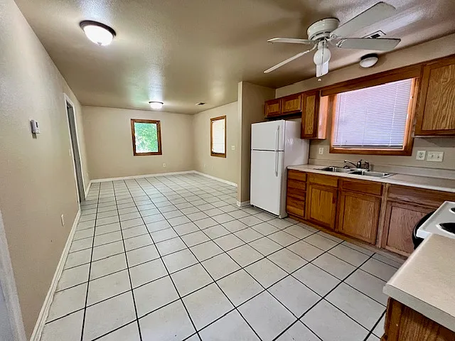 3 bed, 1075 sqft, $1,150 — Photo 4