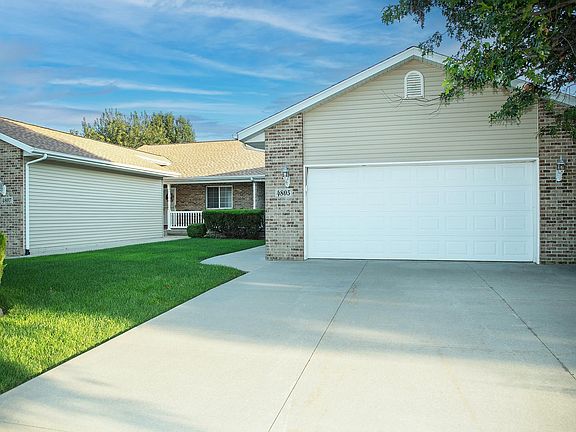 3rd image of 4805 Briarwood Dr