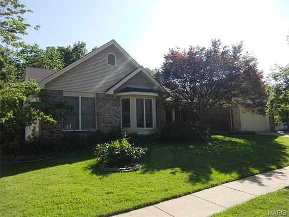 2nd image of 322 Turnberry Place Dr