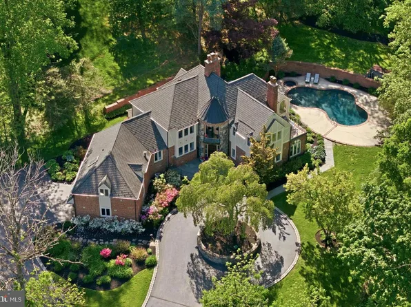 1100 Green Valley Rd, Bryn Mawr, PA 19010