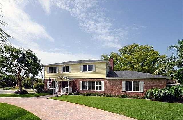 1st image of 708 NE 20th Dr