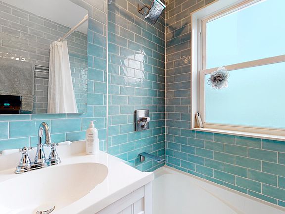 5th image of 304 Lamartine St Unit 3