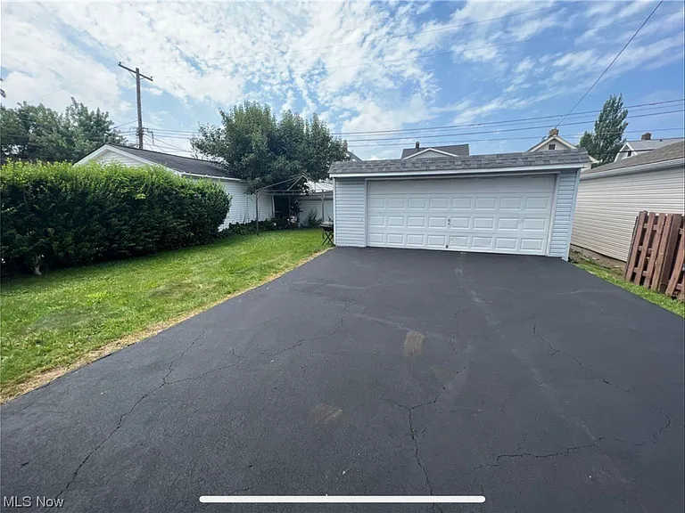 2210 Bunts Rd — Photo 13
