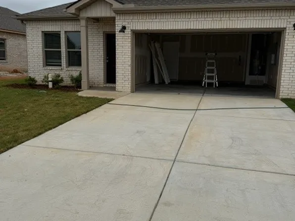16842 Orleans Dr, Athens, AL 35611