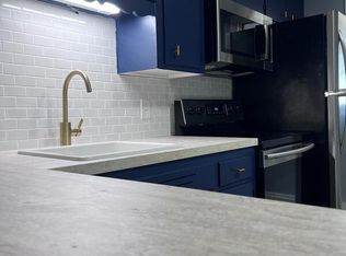 508 Elm St APT 2F, Woonsocket, RI 02895