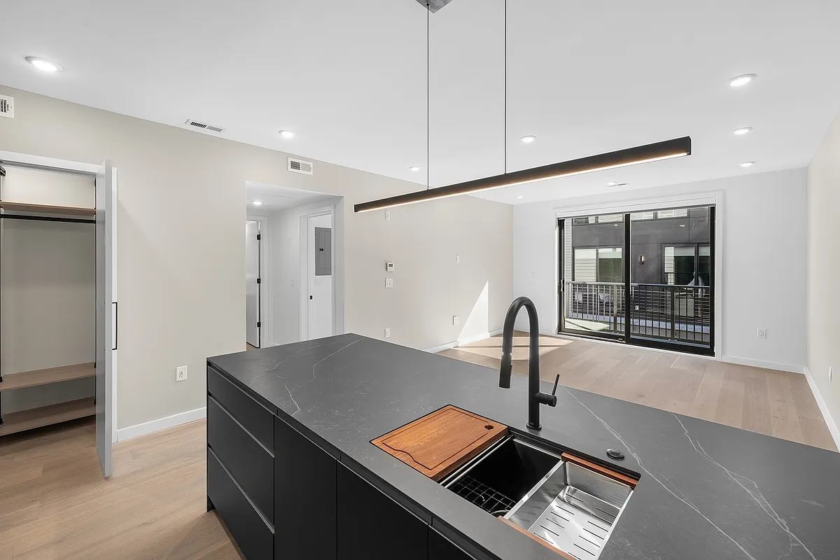 Building Photo - 815 N 3rd St #3O4