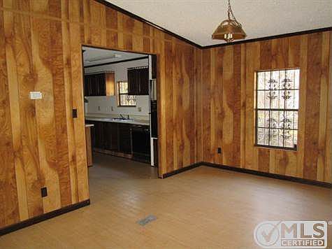 4th image of 64 Effie Ln