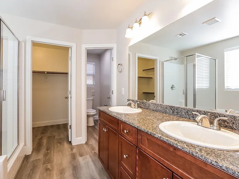 10115 Mayflower Bay Ave — Photo 11