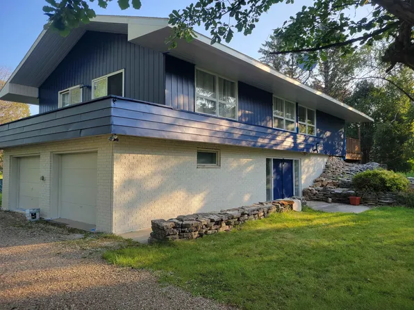 4259 Island Circle Dr, Sturgeon Bay, WI 54235