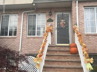 33 Quail Ln, Staten Island, NY 10309