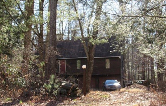 2nd image of 463 Turnpike Rd