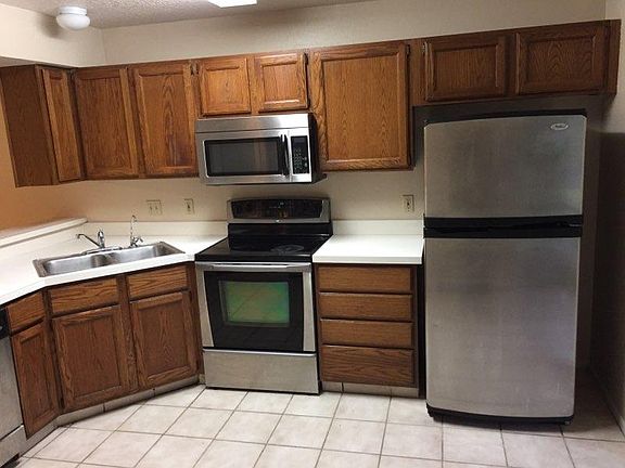 3rd image of 125 Reserve 105 Cir