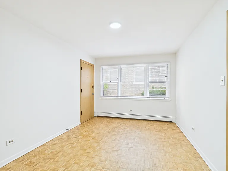 11219 S King Dr #1F — Photo 12