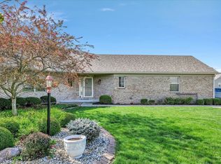 2302 Myra Ridge Dr, Urbana, IL 61802