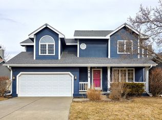 4815 Meadow Valley Dr, West Des Moines, IA 50265
