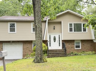 11 Maple Street, Jackson, NJ 08527