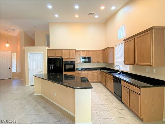 4th image of 315 Dartmouth Hills St