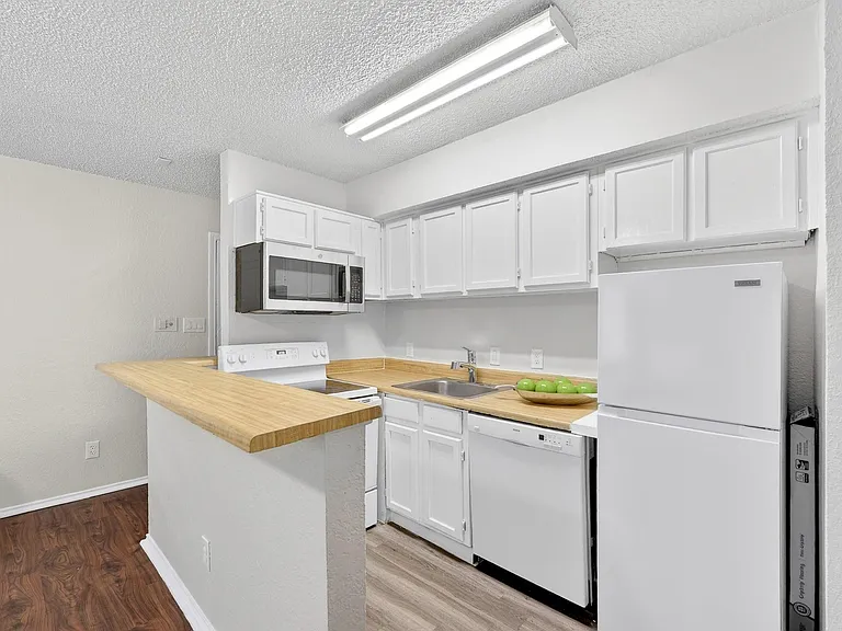 9825 Walnut St #306 — Photo 8