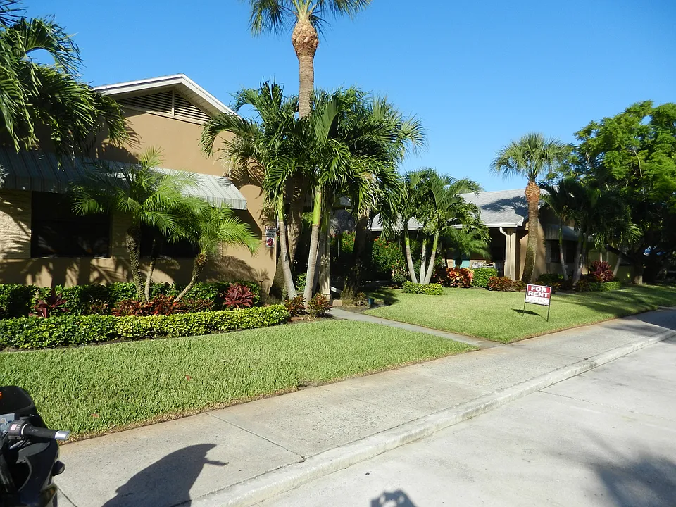 7950 Boca Ciega Dr #10