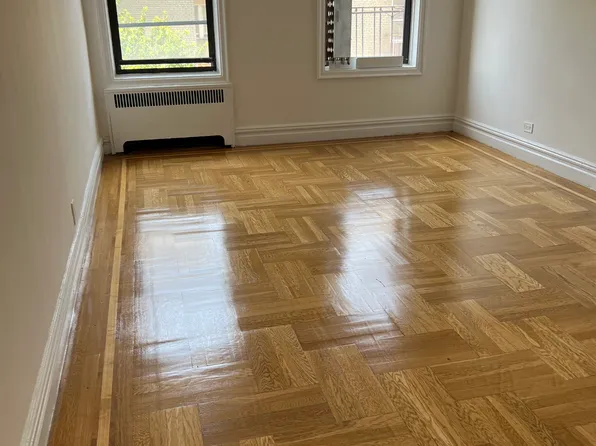 35 East 208th Street 4C image 2 of 7