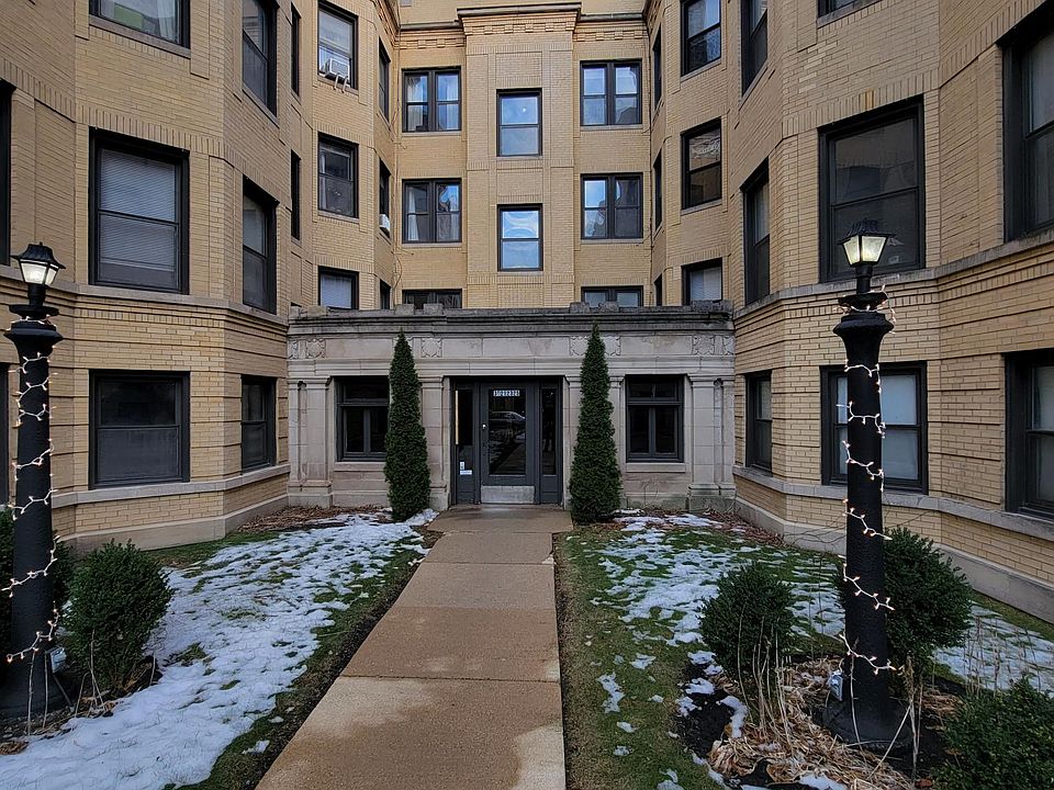 1st image of 3923 N Pine Grove Ave #1W