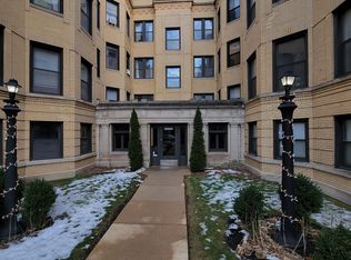 3923 N Pine Grove Ave #1W, Chicago, IL 60613