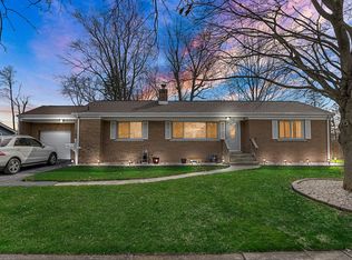 352 Cass St, Crete, IL 60417