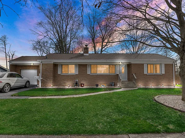 352 Cass St, Crete, IL 60417