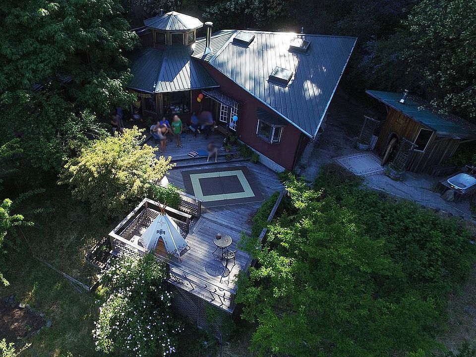 main 3 bed/1 bath home