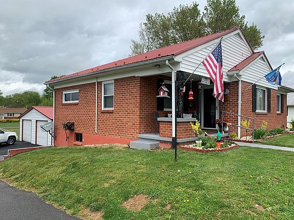 2nd image of 215 W Coyner Ave