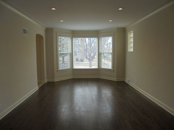5th image of 6457 N Natoma Ave