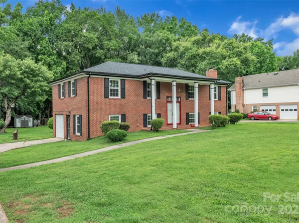 5633 Mallard Dr S, Charlotte, NC 28227