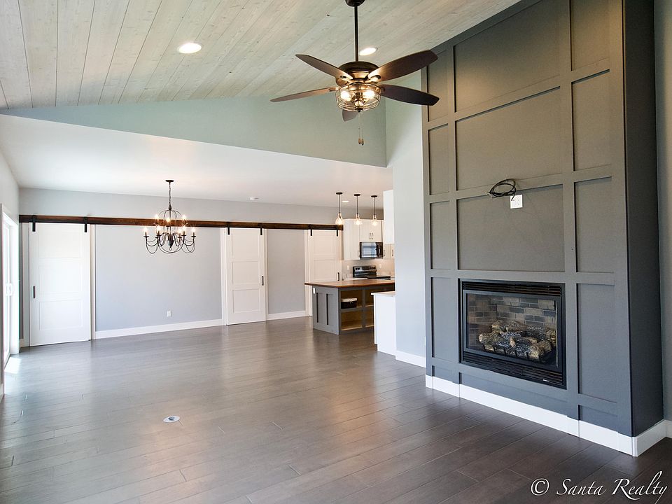 1st image of 733 Cottonwood Court