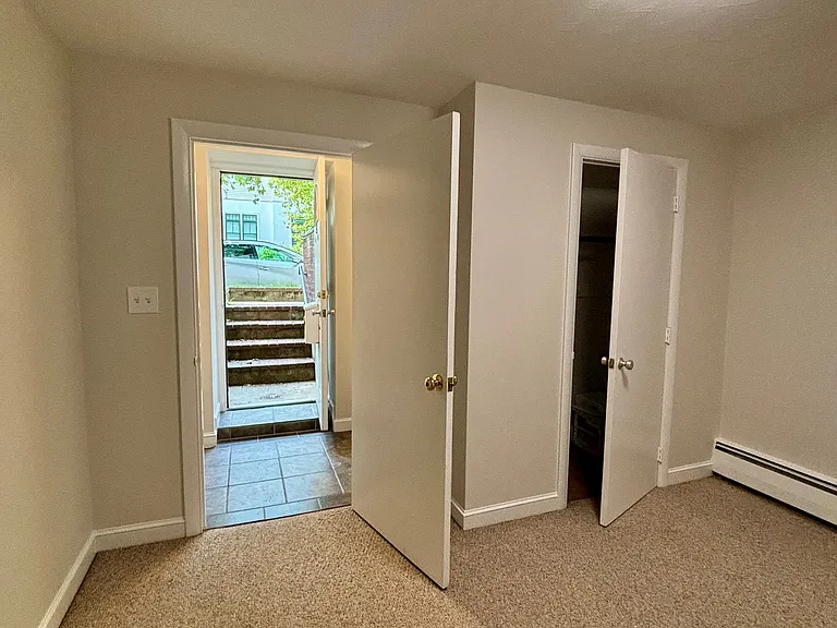 31 Dwight St #B — Photo 2