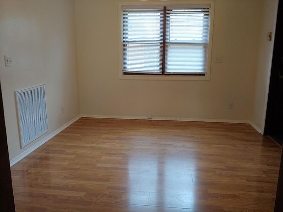 3rd image of 9 Scottie Ct