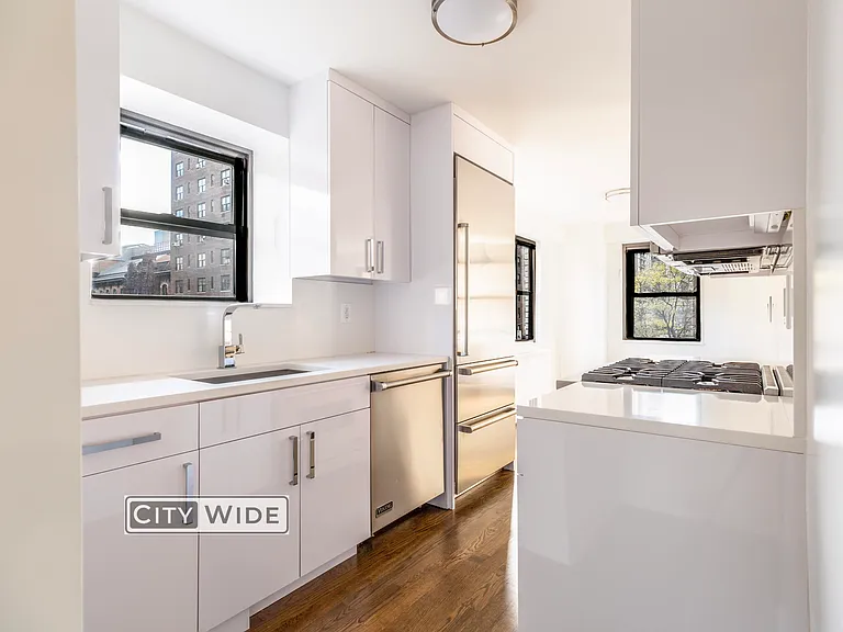 145 E 16th St #3C — Photo 6