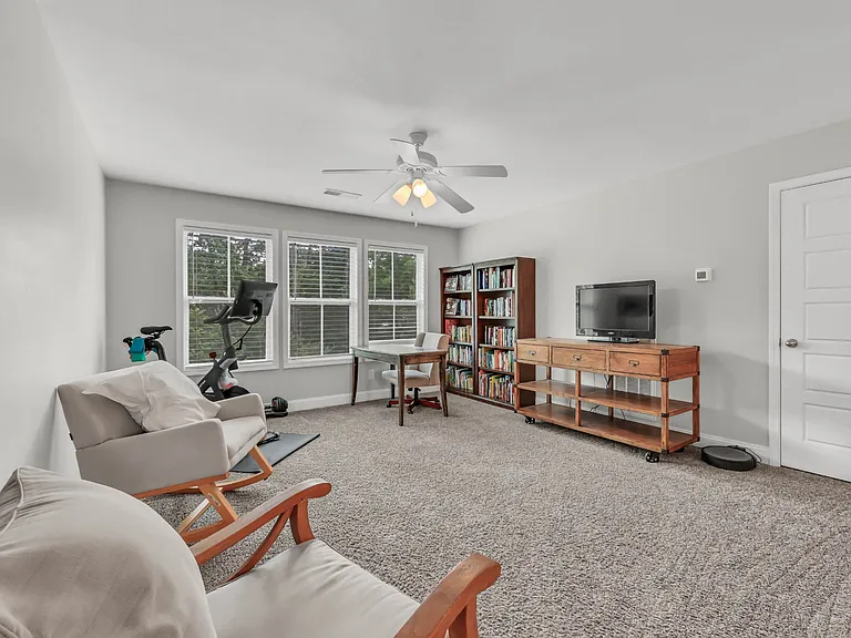 323 Crusaw Dr — Photo 19