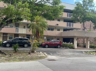3600 NE 170th St APT 108, North Miami Beach, FL 33160