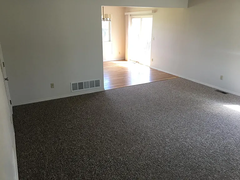434 Greenway Ave — Photo 2