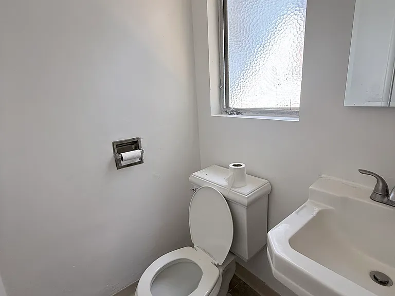 128 N Avenue 56 #4 — Photo 18
