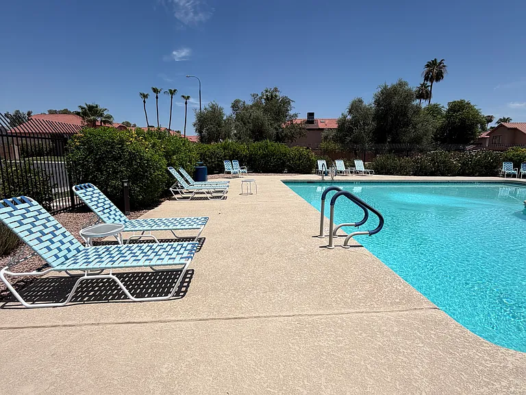 965 E Gila Ln — Photo 43