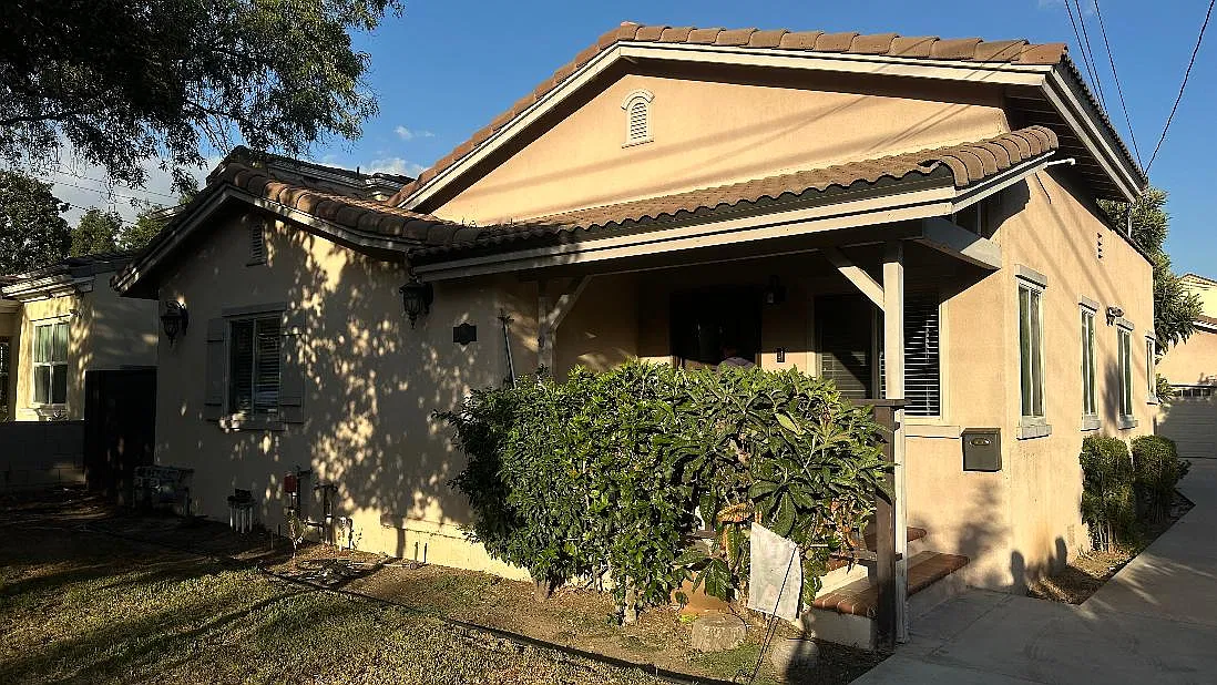 4 bed, 2056 sqft, $4,800 — Photo 1
