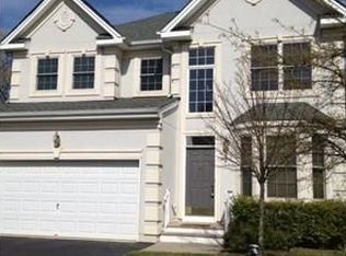 33 Palisades Rd, Old Bridge, NJ 08857