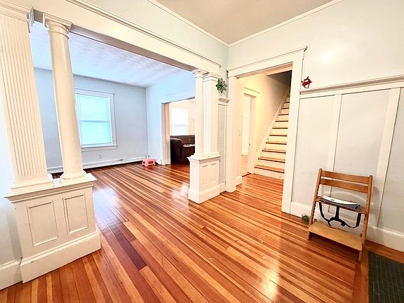 3rd image of 25 Hawthorne St Unit 1