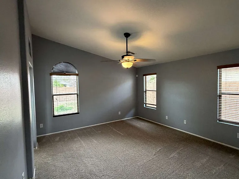 135 W Holstein Trl — Photo 14
