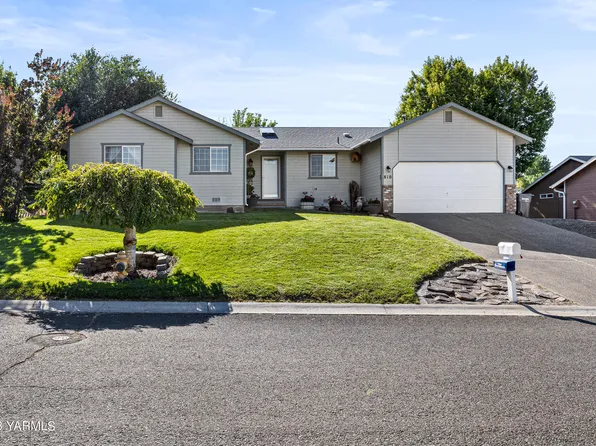 810 S 4th Street Loop, Selah, WA 98942
