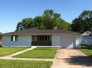 109 W Spruce St, Saint Charles, MI 48655