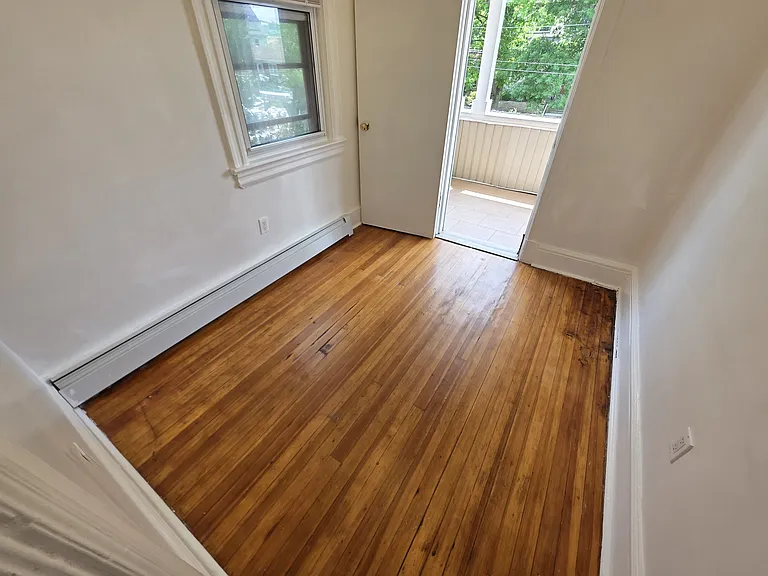 635 Tompkins Ave #2 — Photo 11