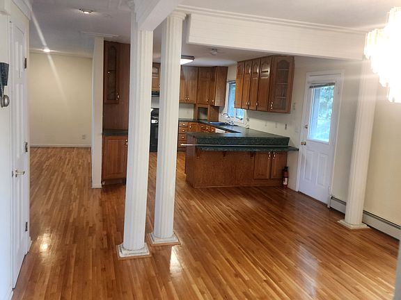 3rd image of 11717 Galtier Dr